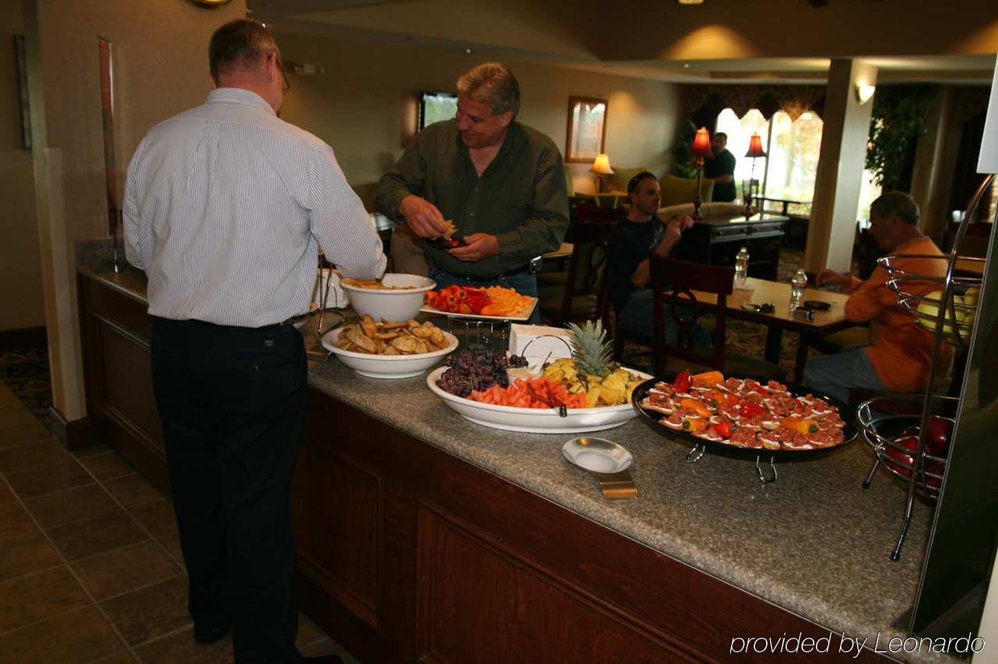 Hampton Inn Memphis-Southwind Restaurant photo